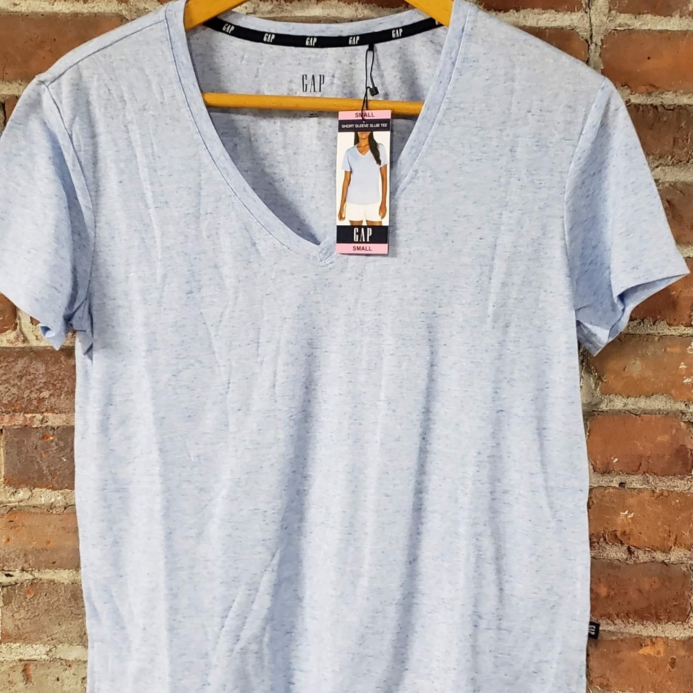Womens GAP shirt